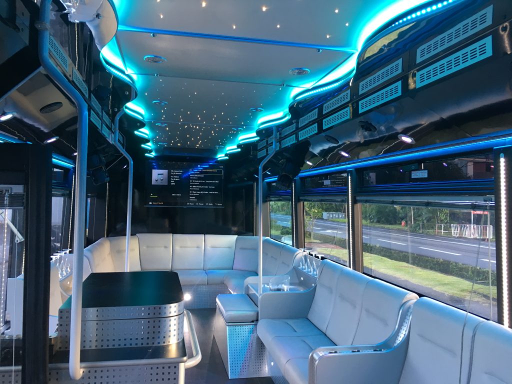 luxueux intérieur du VIB en bus- limousine